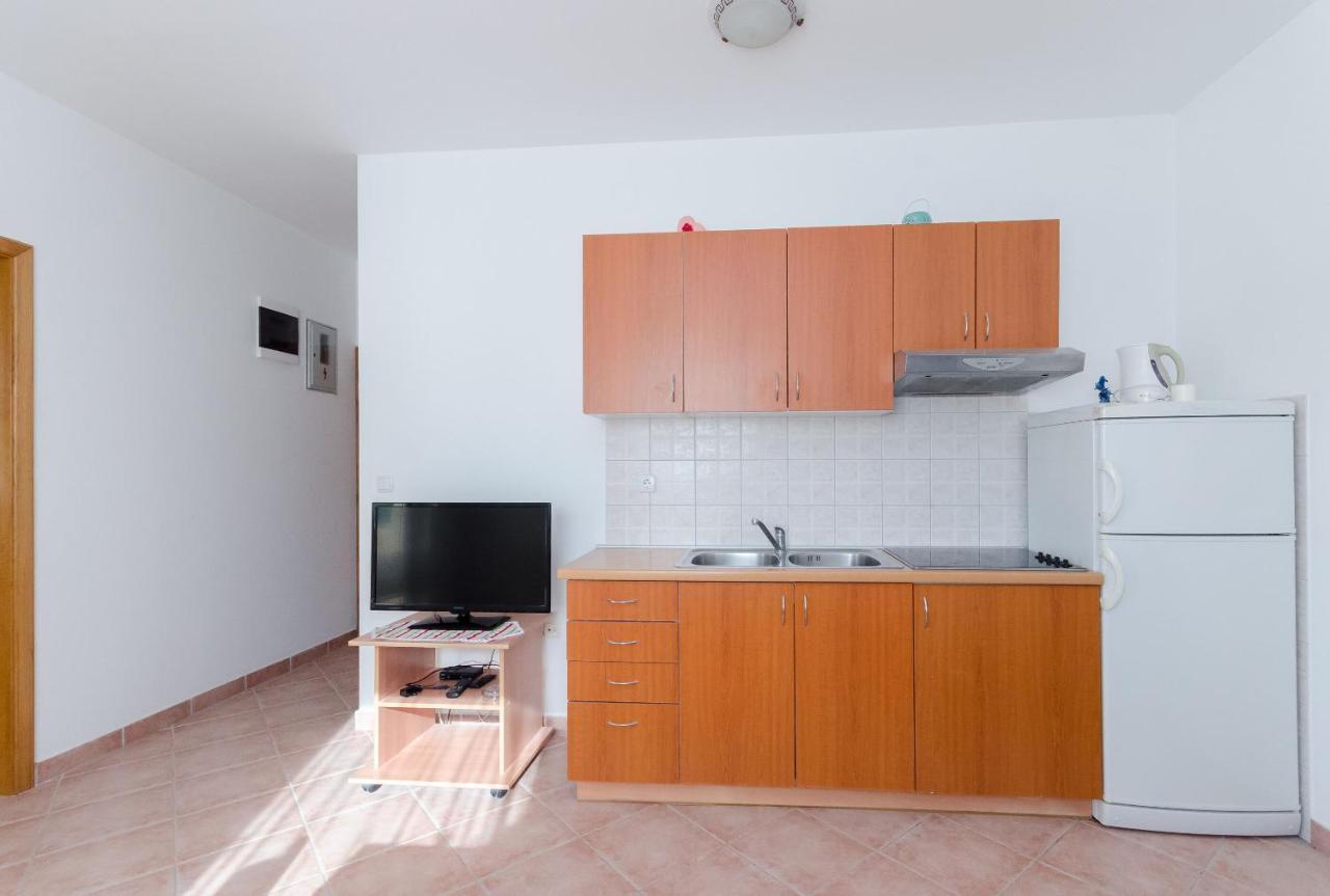Apartments Alex Lopar Exterior foto